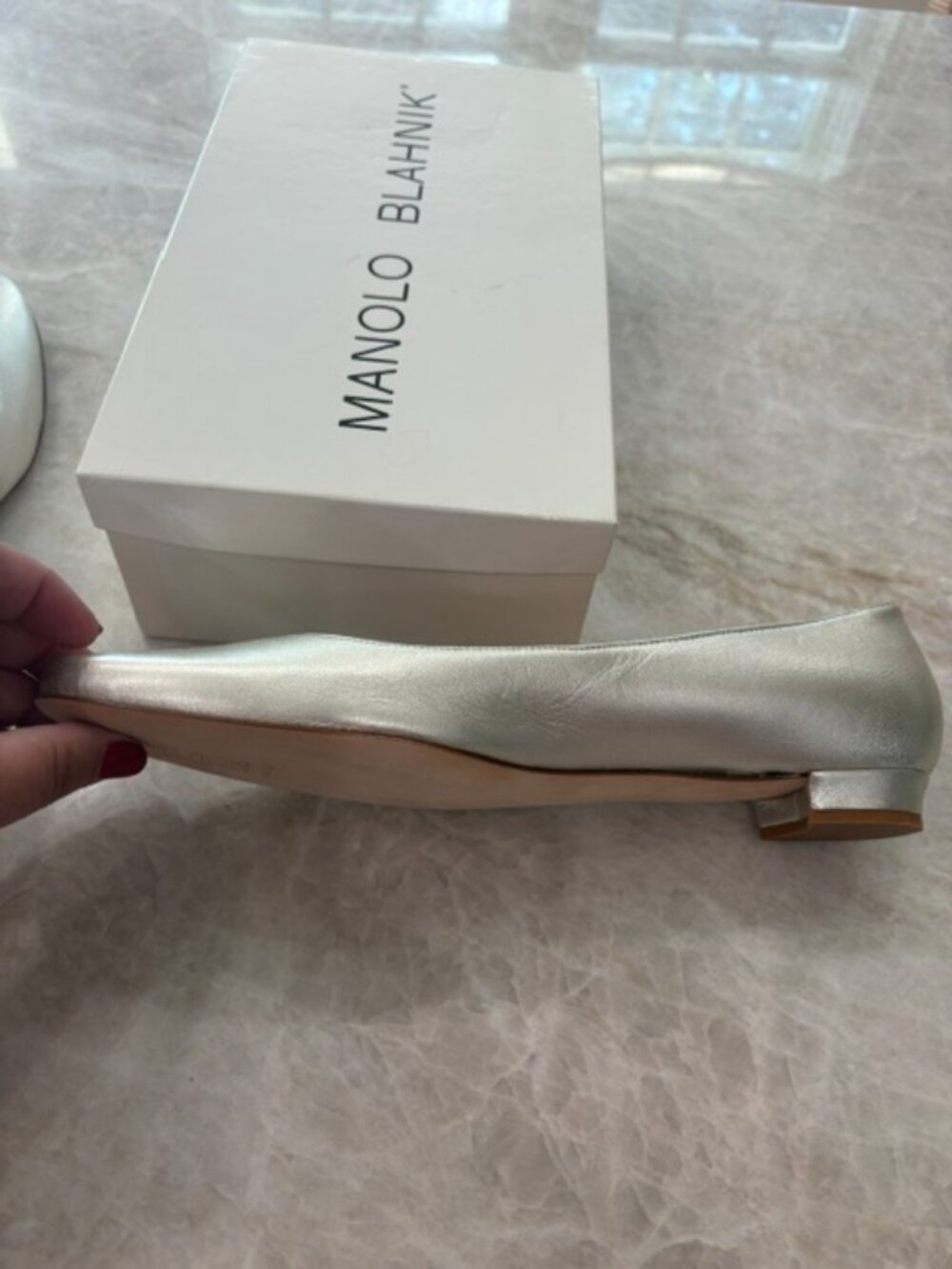 Manolo Blahnik "Juby" Round-Toe Flats in Silver, Size 40 (10) - Picture 9 of 13